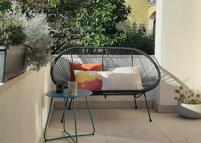 Bowie & Morgan Porec