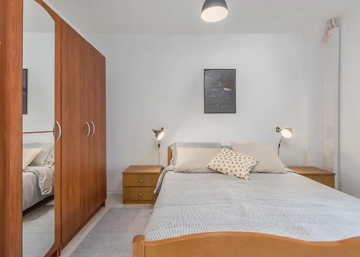 Bowie & Morgan アパート ポレッチ